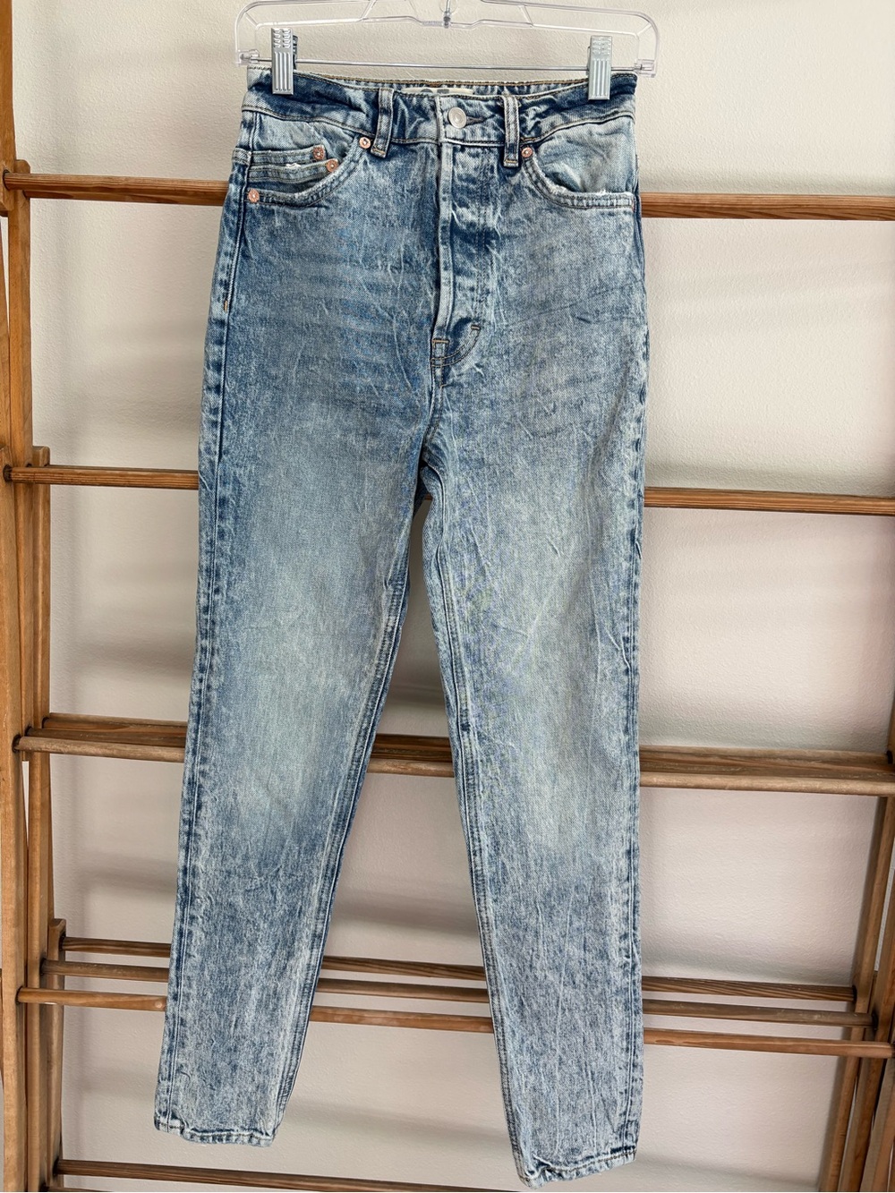 We the free Zuri mom jeans lived in blue acid wash | size 25 - Picture 1 of 6